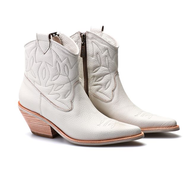 LAS ROSAS - www.lasrosas.com.ar - OGGI Zapatos. Botas texanas con caña  acolchada y doble costura (off white). $16.499.