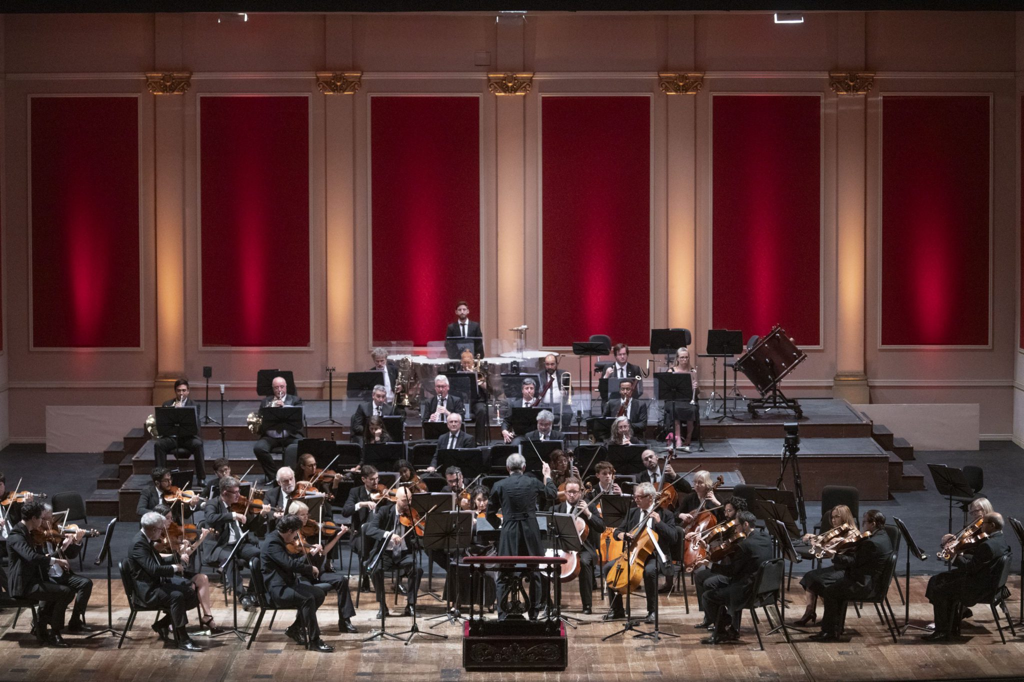 LA ORQUESTA ESTABLE DEL TEATRO COLÓN CONTINÚA