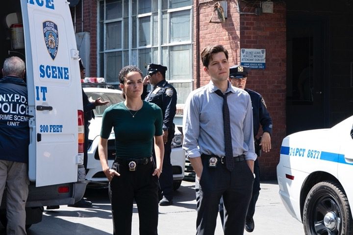 6 RAZONES POR LA QUE DEBES VER THE CALLING LAS ROSAS