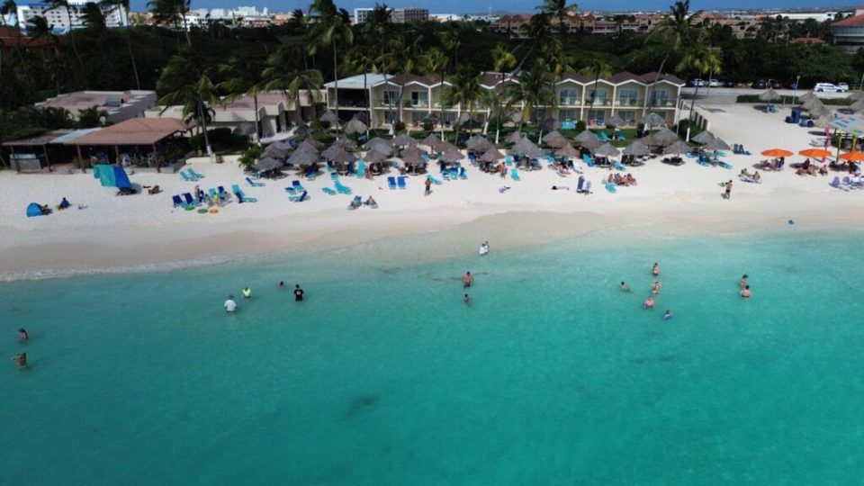 Aruba: la isla del Caribe donde el lujo es el paisaje (y el secreto ...
